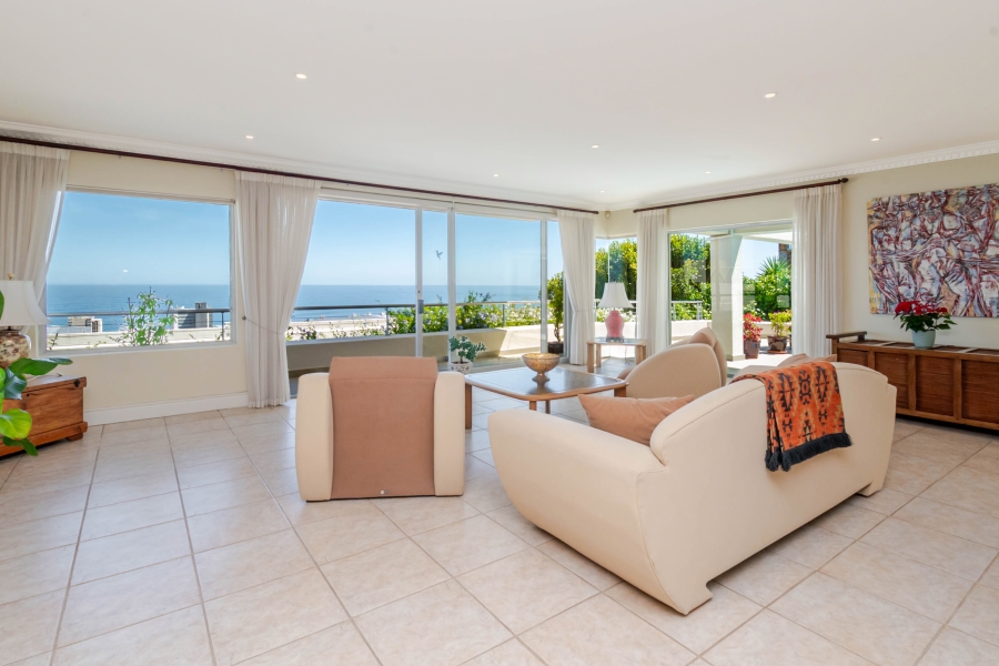 3 Bedroom Property for Sale in Sea Point Western Cape